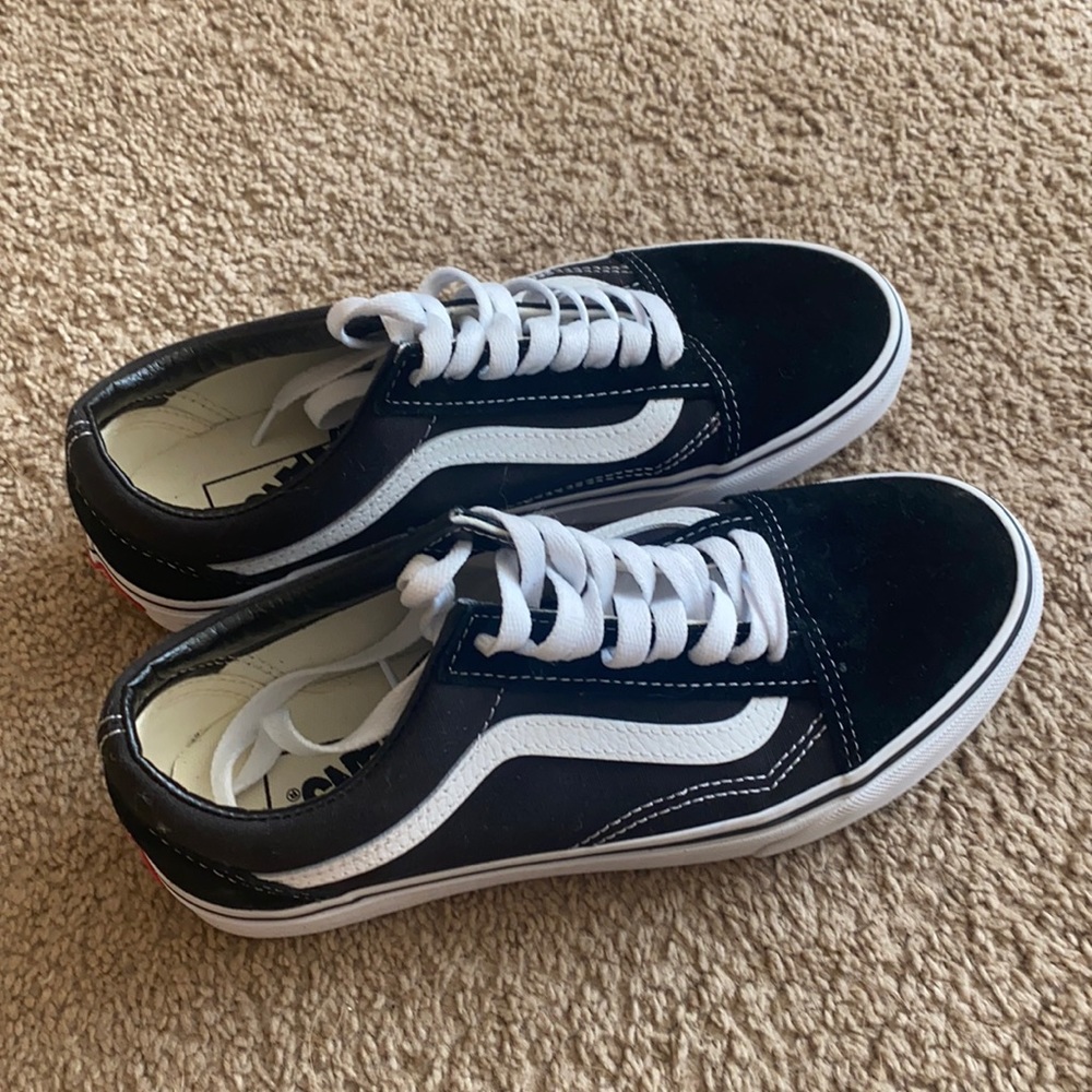 BRAND NEW Van Old School Sneakers